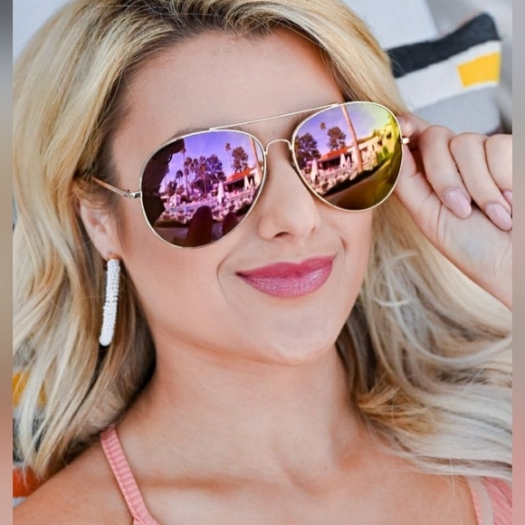 Model Display Ray-Ban Aviator Purple Mirror RB3025 - Picture 16 of 16